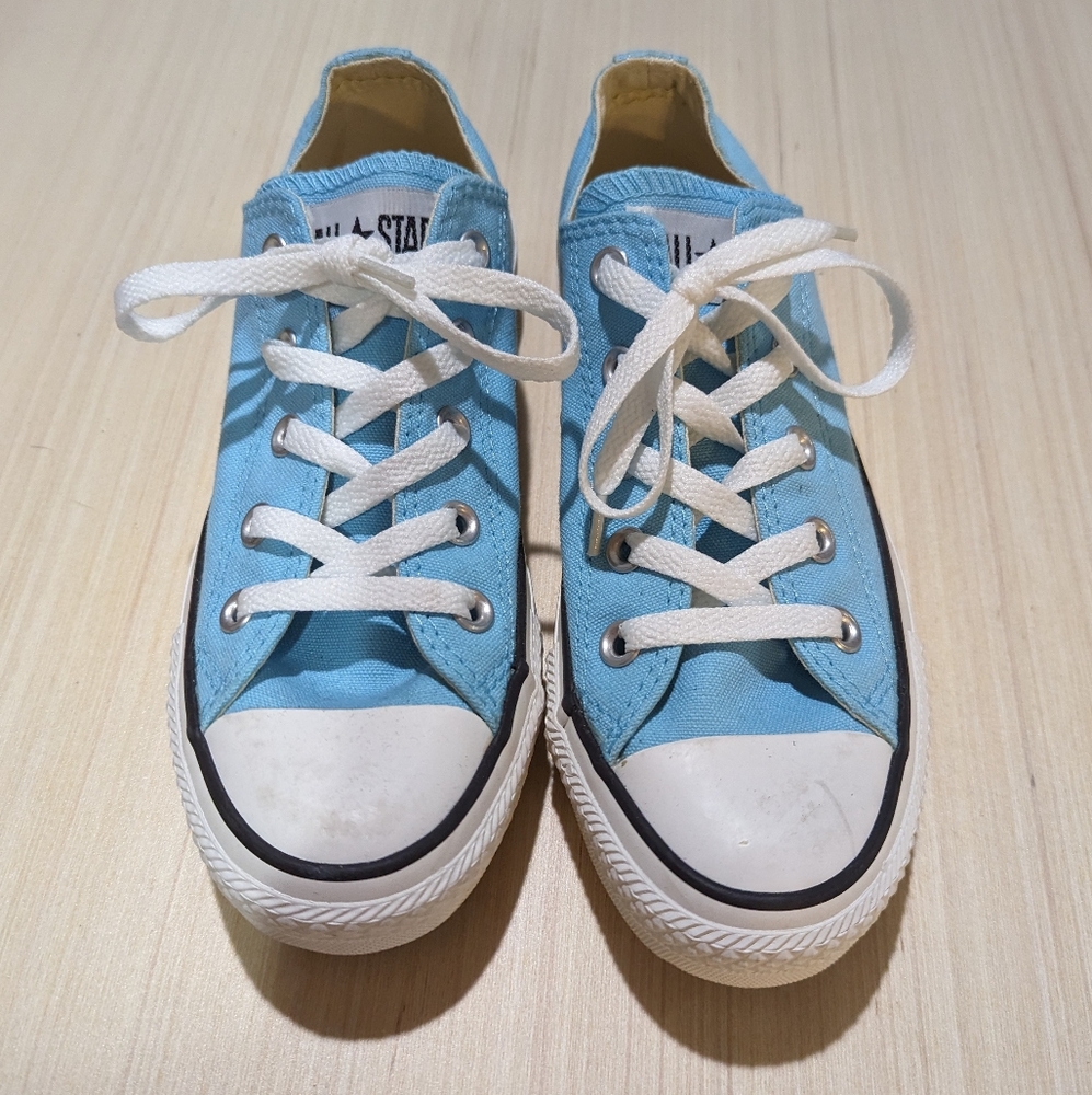 Converse All-Star Low Top Sneakers w6/m4 baby blue